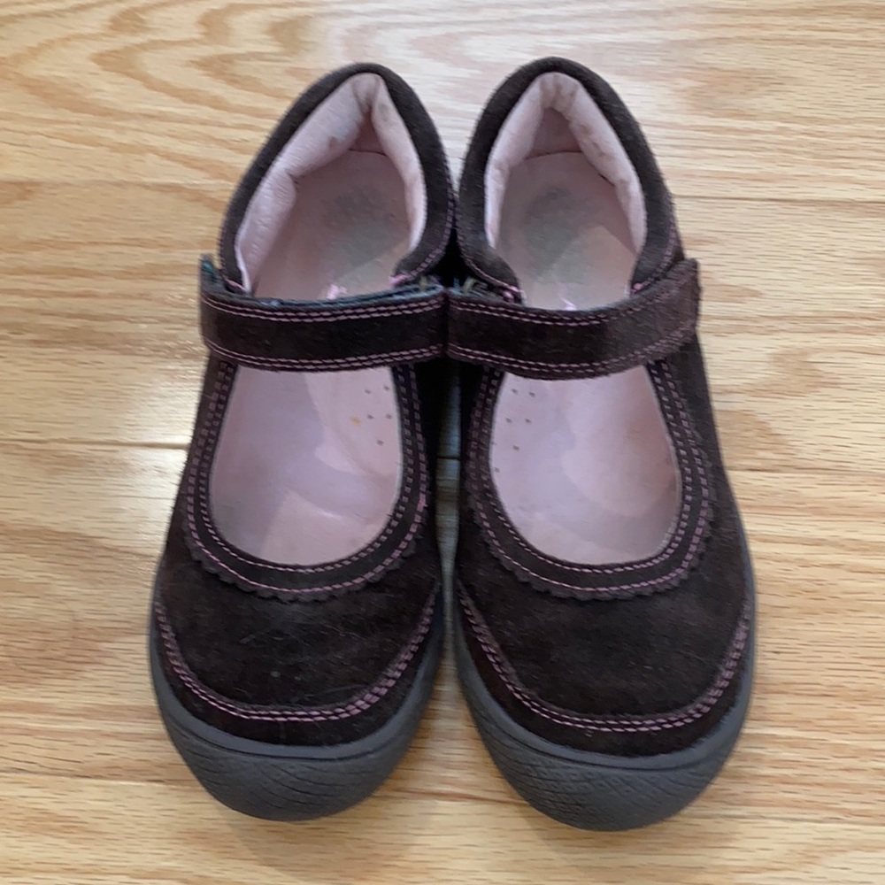Nina Kids Mary Jane style brown suede school / uniform shoes big Girls size 3.